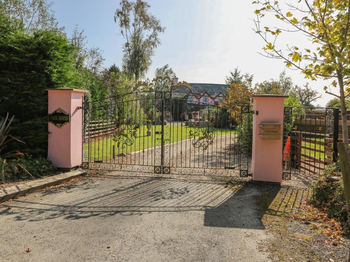 Villa Park House Llandrindod Wells Esterno foto