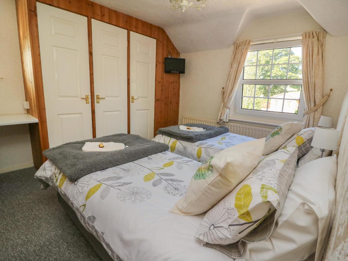 Villa Park House Llandrindod Wells Esterno foto